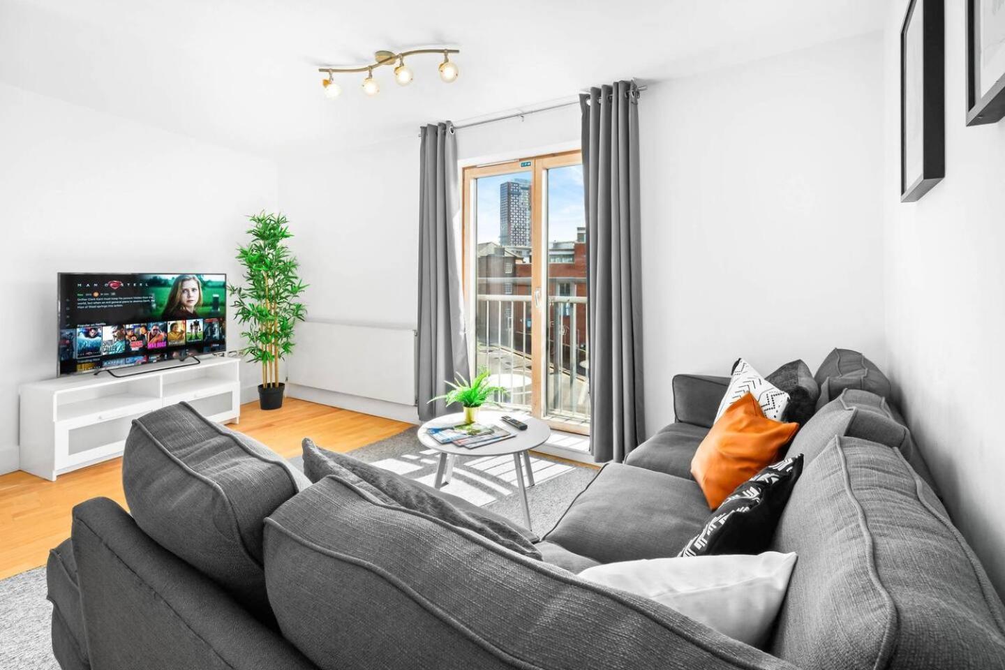 City Centre - Two Bedroom Apartment - Juliet Balcony - Secure Parking - Wifi - Smart Tv - Top Rated -33S Birmingham Extérieur photo