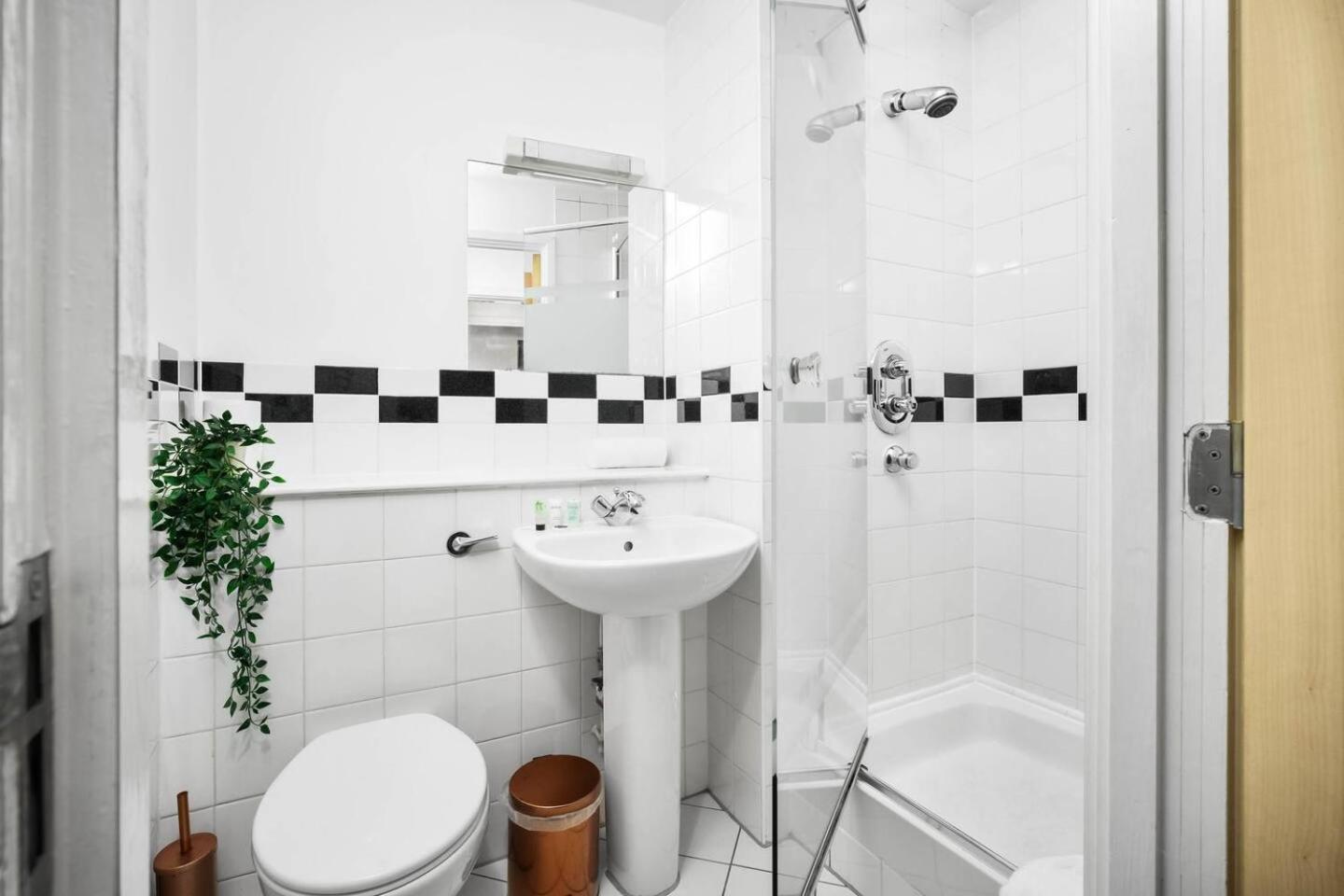 City Centre - Two Bedroom Apartment - Juliet Balcony - Secure Parking - Wifi - Smart Tv - Top Rated -33S Birmingham Extérieur photo