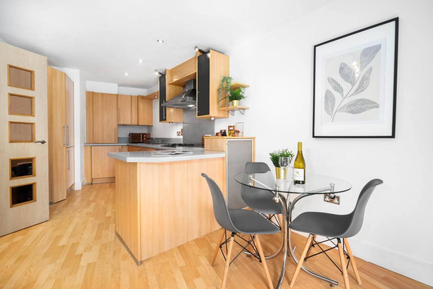 City Centre - Two Bedroom Apartment - Juliet Balcony - Secure Parking - Wifi - Smart Tv - Top Rated -33S Birmingham Extérieur photo