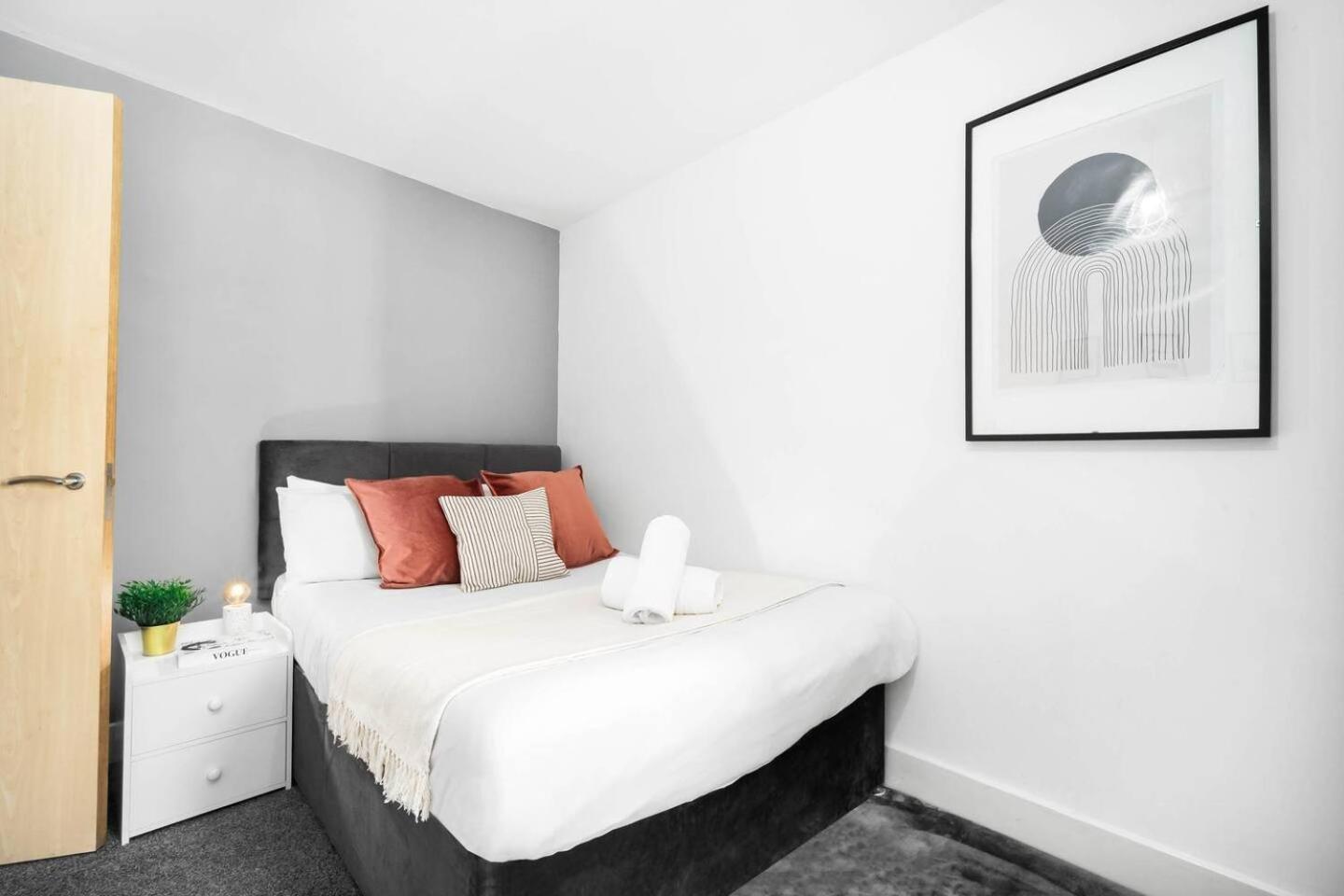 City Centre - Two Bedroom Apartment - Juliet Balcony - Secure Parking - Wifi - Smart Tv - Top Rated -33S Birmingham Extérieur photo