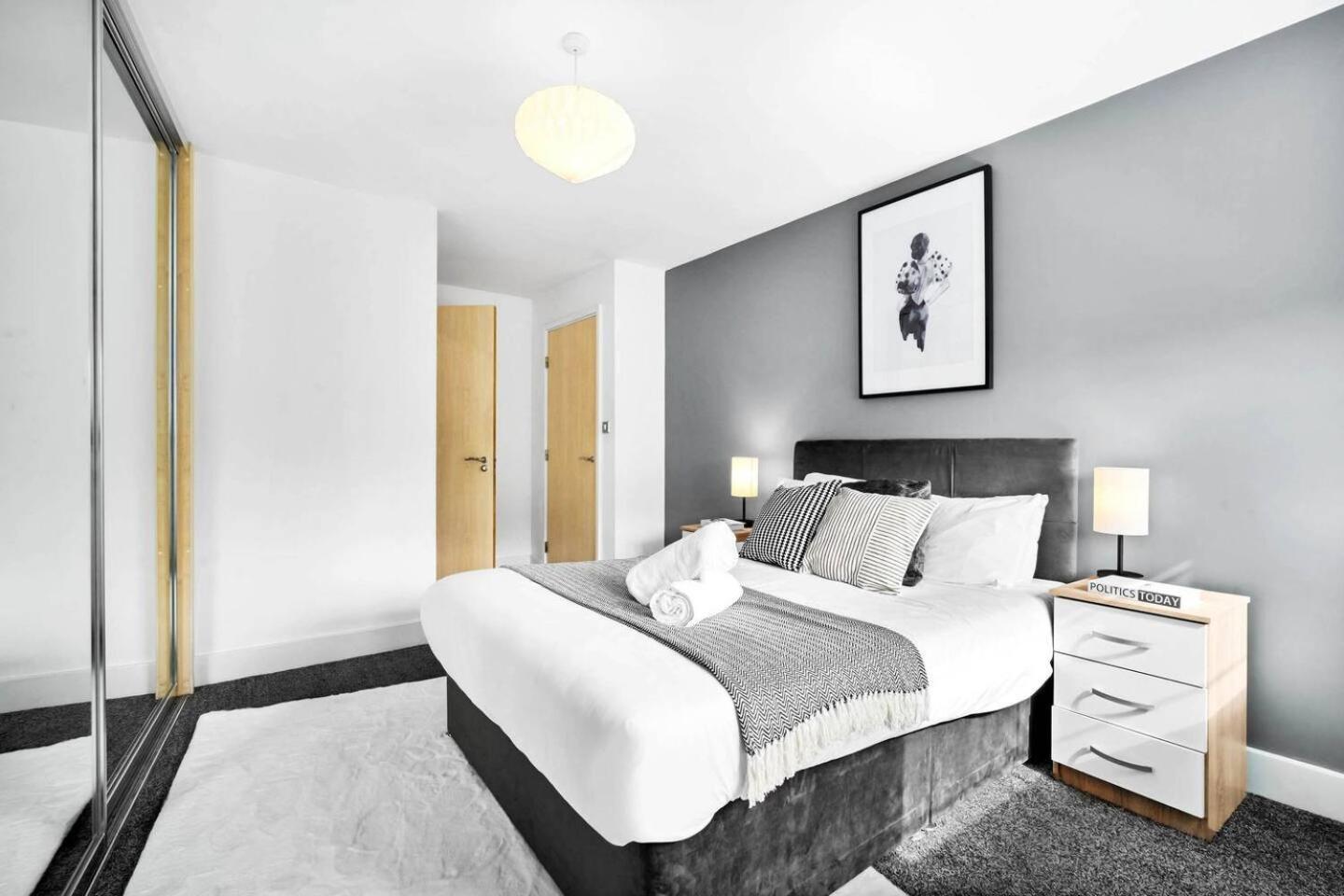 City Centre - Two Bedroom Apartment - Juliet Balcony - Secure Parking - Wifi - Smart Tv - Top Rated -33S Birmingham Extérieur photo